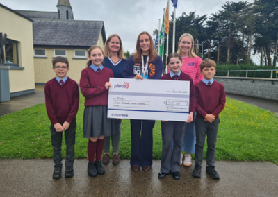 Huge thanks to St Andrew's National School especially teachers Ms. Hannah Horgan and Ms. Claire O'Farrell pictured with some of their 3rd and 4th class students. The school fundraised €525 for Pieta House as part of their Amber Flag initiative. Massive thank you to all involved!